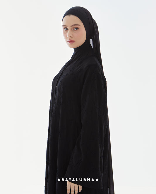 Amani Abaya in Meteorite