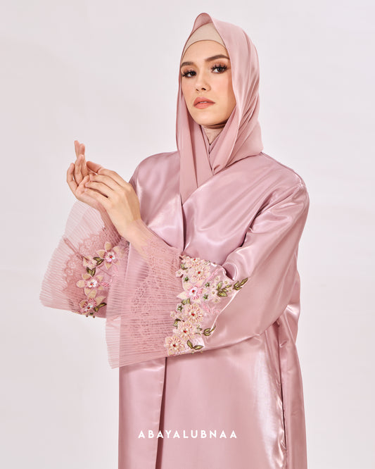 Balqis Abaya in Pink
