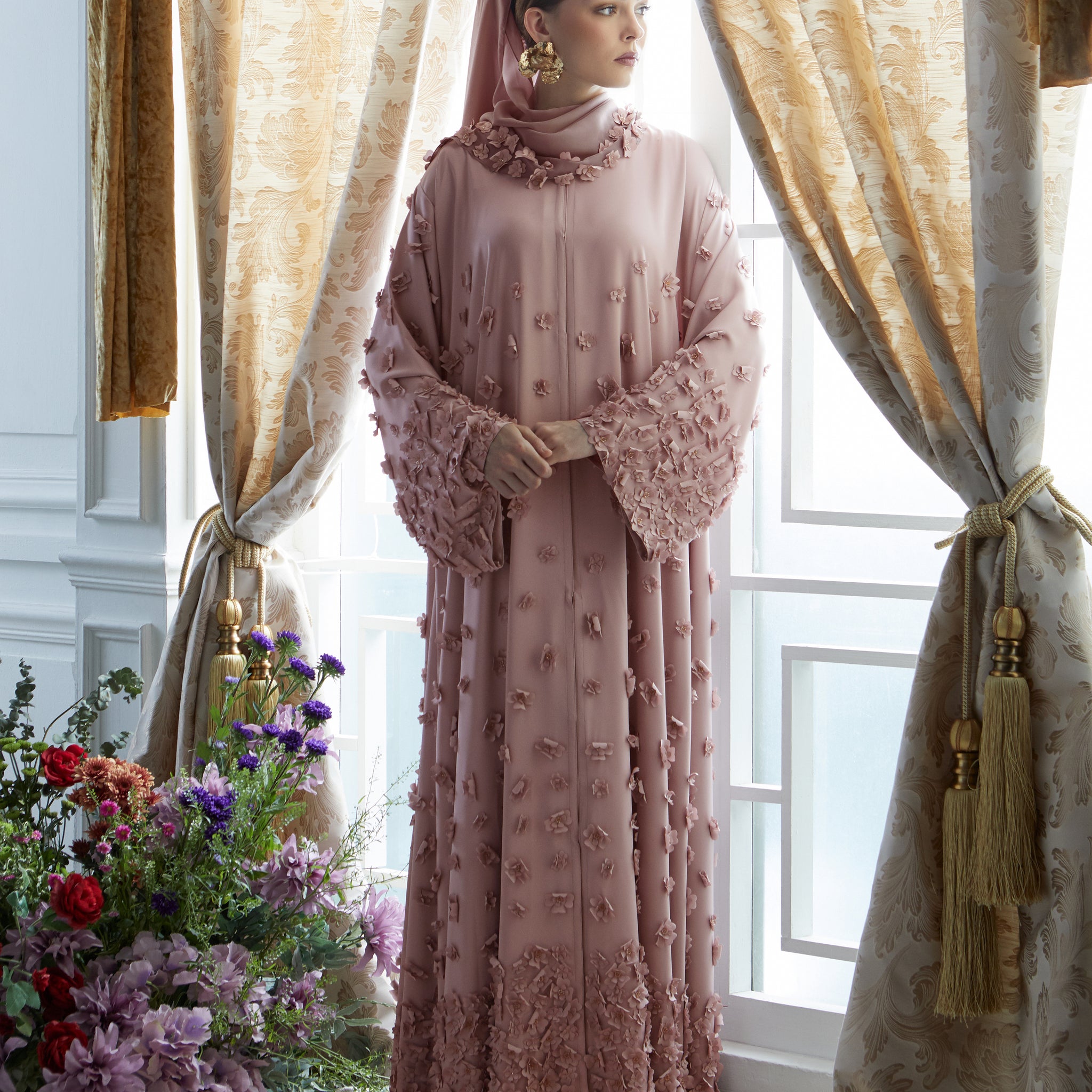 Genevive Abaya in Pink