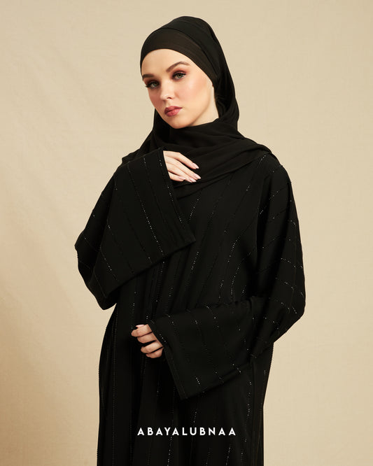 Miranda Abaya in Meteorite