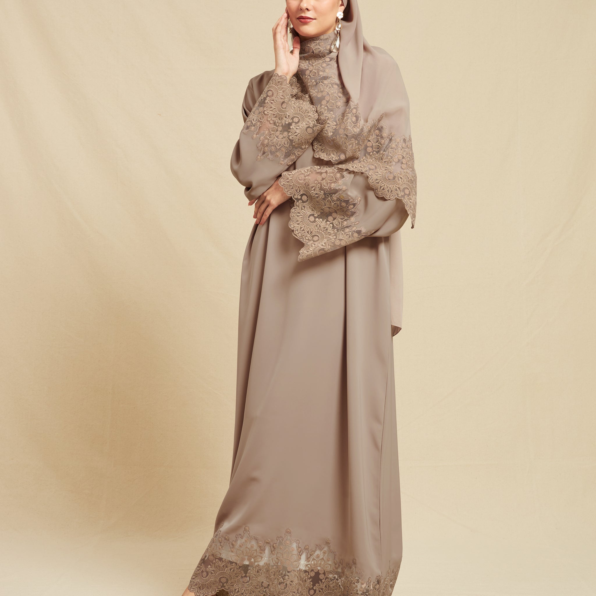 Sara Abaya in Dusty Brown