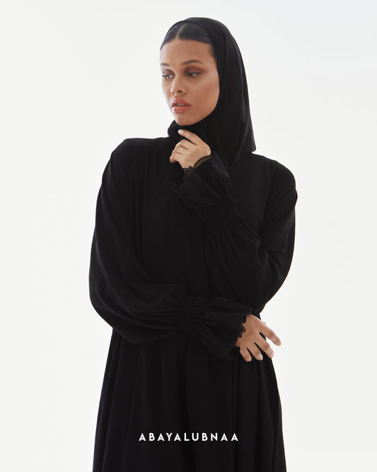 Soraya Abaya in Meteorite