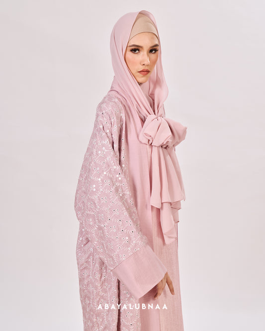 Tasya Abaya in Pink