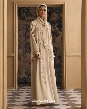 Valencia Abaya in Nude