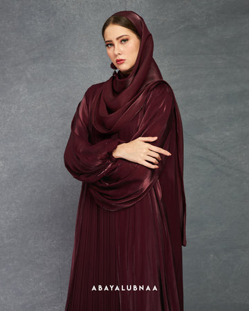 Valentina Abaya in Sangria Red