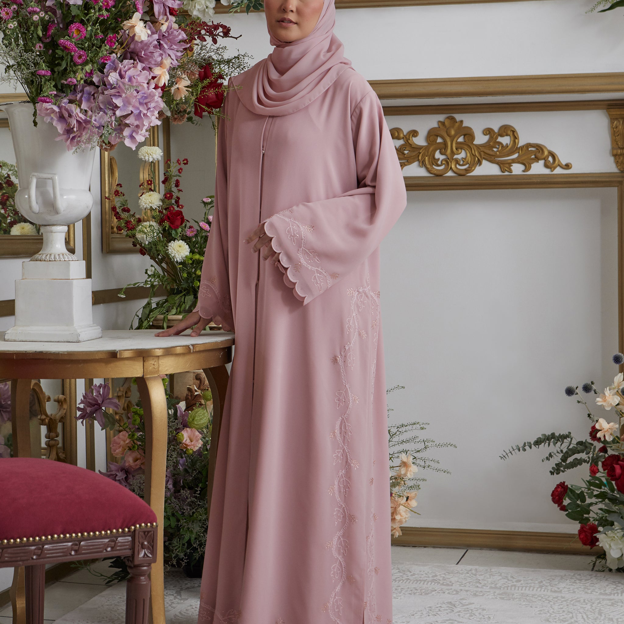 Violet Abaya in Baby Pink